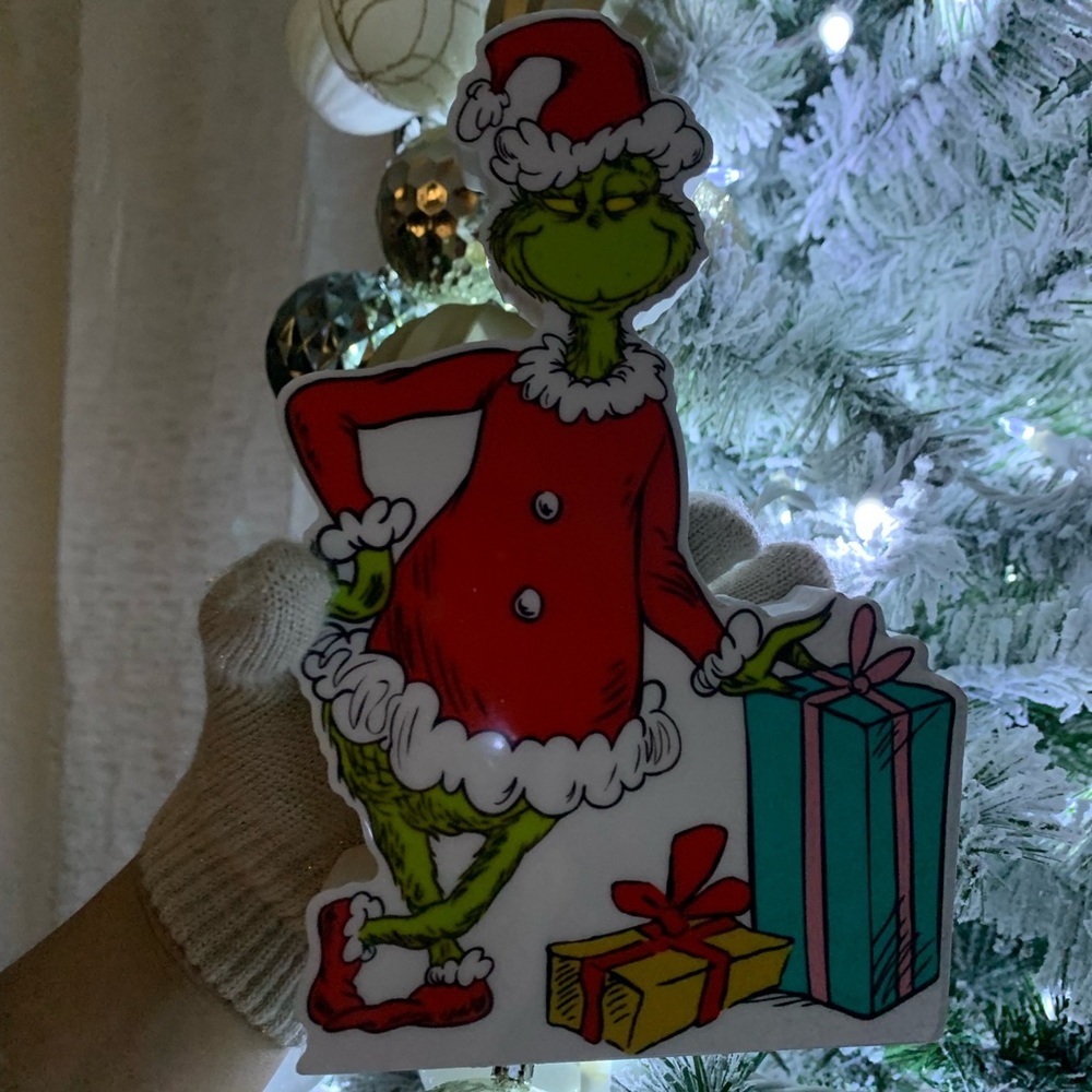 SOLD🚫The Grinch Holiday Decor for Wall or Table - Picture 2 of 11